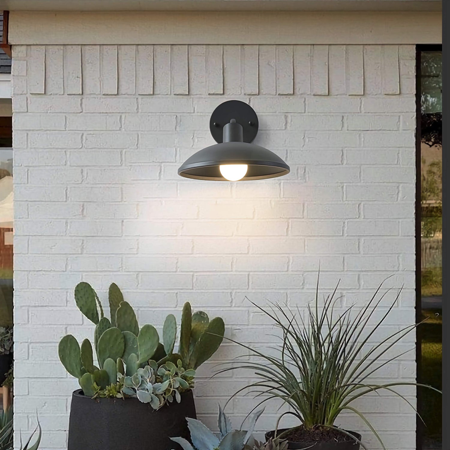 Outdoor Waterproof Wall Light Simple Round Metal Sconce
