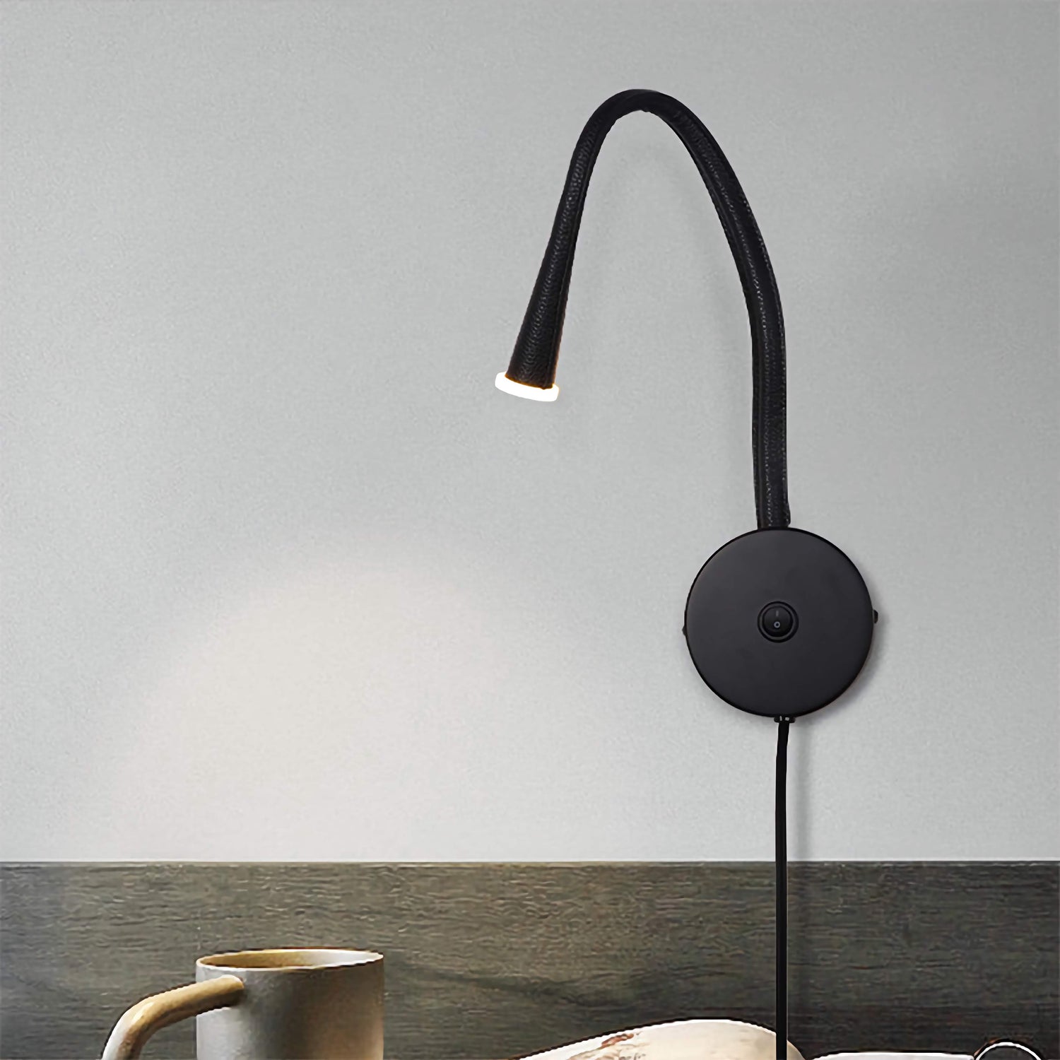 Wall-Mounted Leather Reading Light Flexible Lamp for Bedroom