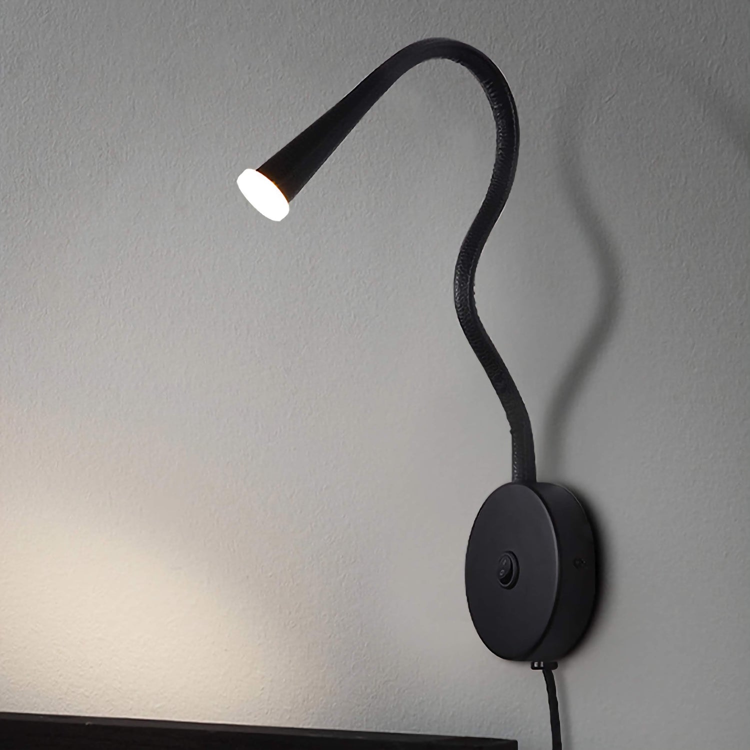 Wall-Mounted Leather Reading Light Flexible Lamp for Bedroom