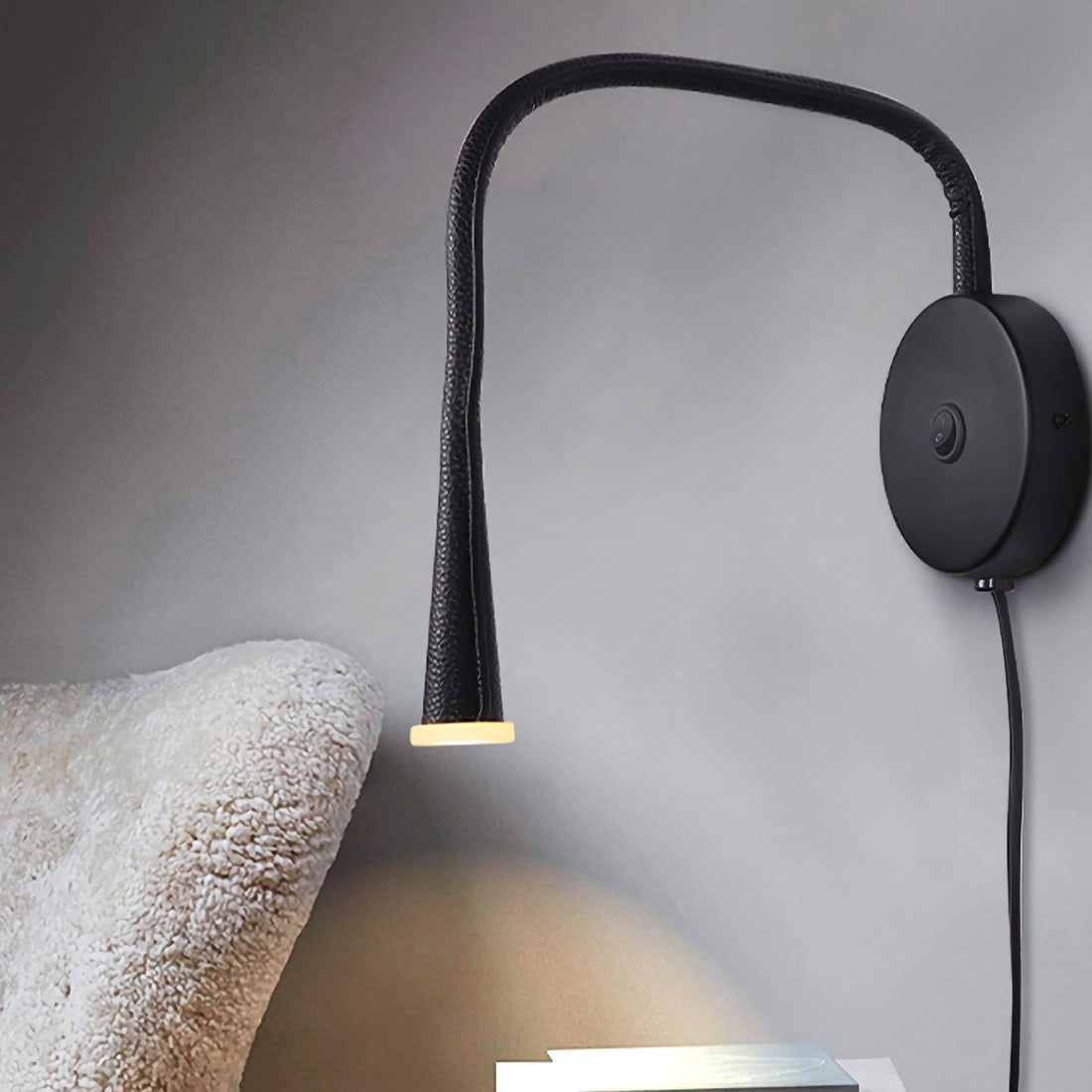Wall-Mounted Leather Reading Light Flexible Lamp for Bedroom